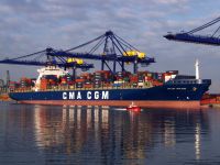 CMA CGM VERLAINE - Manuel Hern&aacute;ndez Lafuente, en Valencia 25.07.2010 - http://www.baixamar.com/